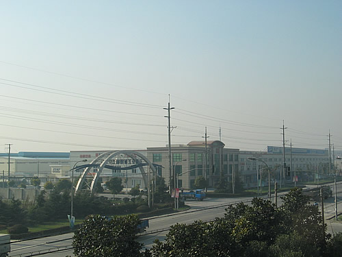 嘉定马陆宝安公路1000平米带行车单层标准厂房出租