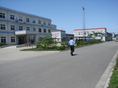 浦东沪南公路边下沙工业园区32000平米单层多层厂房、别墅型办公楼出售