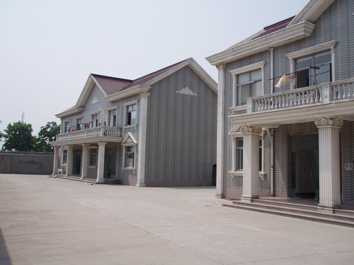 青浦徐泾镇1200平方米两栋600平方单层小厂房出租 