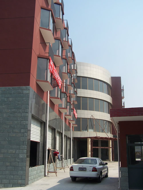 青浦华新工业开发区凤中路可分割标准厂房出租|另有独幢商务楼出租