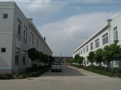 青浦区华新镇嘉松中路华丹路路口8200平方米厂房出租|可分割