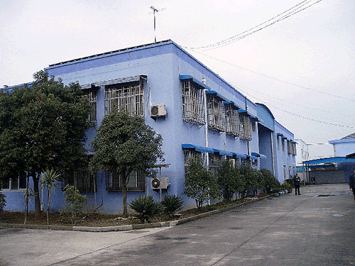 松江区洞泾镇百颗星工业园区2400平方米独门独院落单层厂房出租