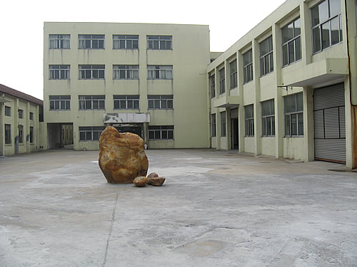 松江區(qū)佘北公路2399號近滬青平公路3500平米單層標(biāo)準(zhǔn)廠房出租